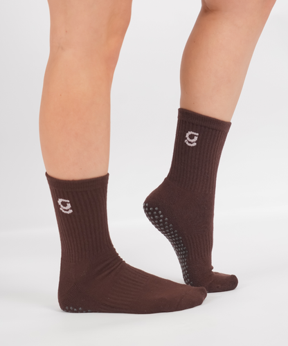 Brown crew grip socks with soft pink 'g' embroidered